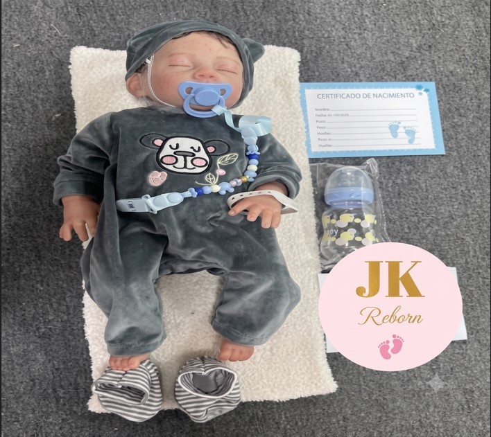 Muñeco Bebé Reborn Realista "Osito Dormilón" - Set Premium de Terciopelo Gris con Gorrito y Accesorios (JK-18)